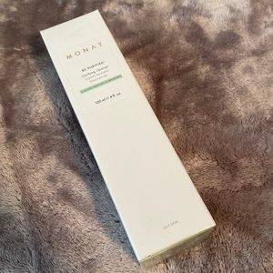 Monat Be Purified clarifying cleanser